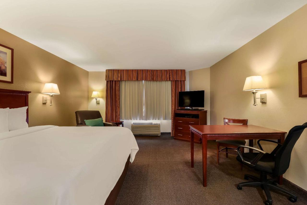 ฮอว์ทอร์น สวีท บาย วินด์แฮม เมดิสัน ฟิตช์เบิร์ก Hotel ภายนอก รูปภาพ